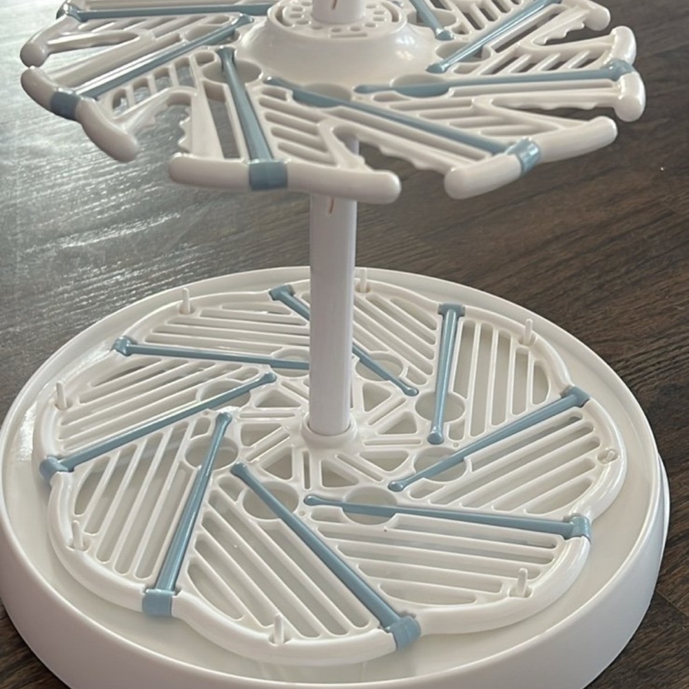 Munchkin High Capacity Bottle Drying Rack - Picture 3 of 3